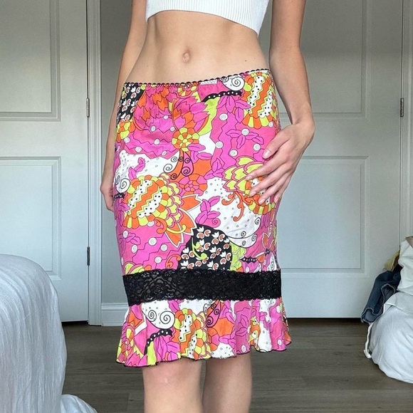 Copper Key Dresses & Skirts - Vintage 100% silk copper key midi skirt